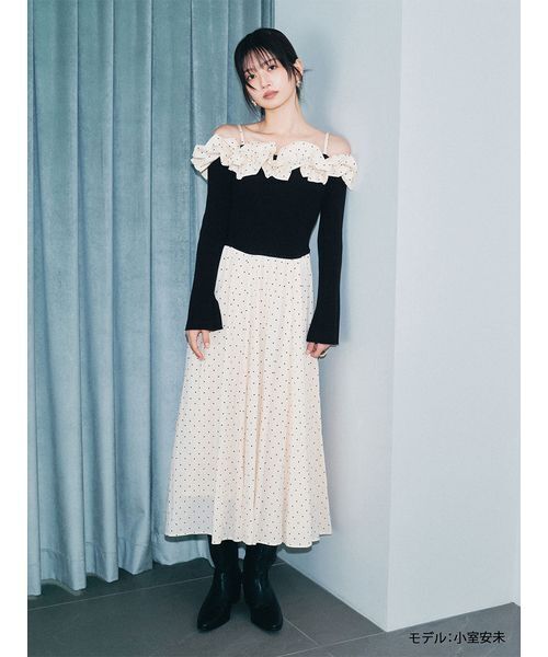 LILY BROWN(リリーブラウン)の「フリルカラーニットコンビワンピース(ワンピース・レディース・ドット/ブルー/ブラック/グレー・F)」の4枚目の写真