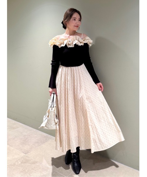 LILY BROWN(リリーブラウン)の「フリルカラーニットコンビワンピース(ワンピース・レディース・ドット/ブルー/ブラック/グレー・F)」の6枚目の写真