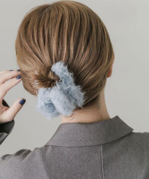 SMELLY(スメリー)の「カラーファーバンス(バレッタ/ヘアクリップ・レディース・ライトブルー/ホワイト・-)」の4枚目の写真