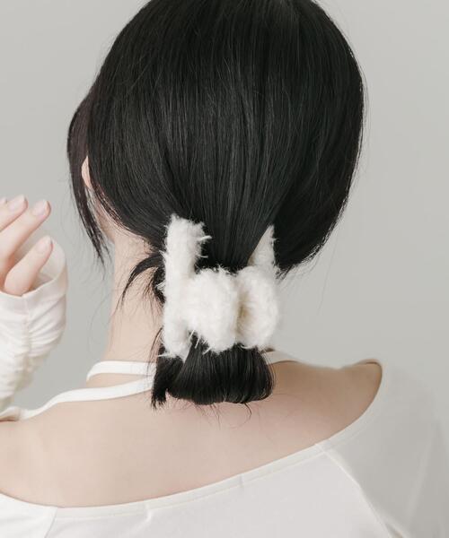 SMELLY(スメリー)の「カラーファーバンス(バレッタ/ヘアクリップ・レディース・ライトブルー/ホワイト・-)」の7枚目の写真