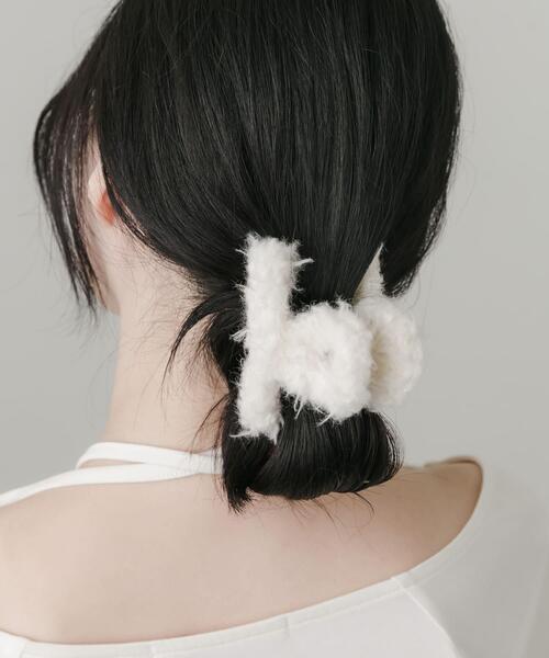 SMELLY(スメリー)の「カラーファーバンス(バレッタ/ヘアクリップ・レディース・ライトブルー/ホワイト・-)」の9枚目の写真