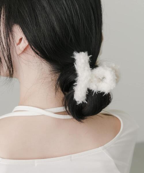SMELLY(スメリー)の「カラーファーバンス(バレッタ/ヘアクリップ・レディース・ライトブルー/ホワイト・-)」の10枚目の写真