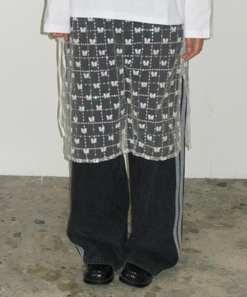 RONRON(ロンロン)の「SIDE LACE TRACK DENIM PANTS BLACK(デニムパンツ・レディース・その他・SMALL/MEDIUM/LARGE)」の5枚目の写真