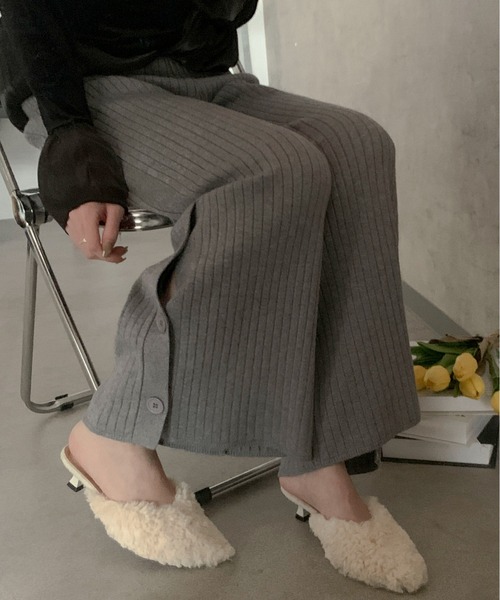 Maison Calme（メゾンカルム）の「シャギーファー ポインテッドトゥ ミュールサンダル　ふわふわシャギー　【ローヒール】（パンプス・レディース・ブラック/アイボリー/ブラウン・M/L）」の20枚目の写真