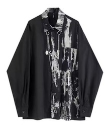 SHIBUYA Zy.（シブヤジー）の「ButterflySlicerチャーム付きムラ染めバイカラーシャツ（シャツ/ブラウス）」