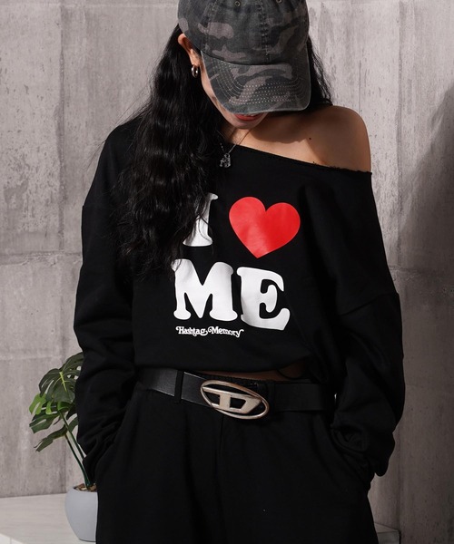【MEMORY】［セットアップ対応］I LOVE ME ワンショルダー スウェット / I LOVE ME One-Shoulder Sweatshirt