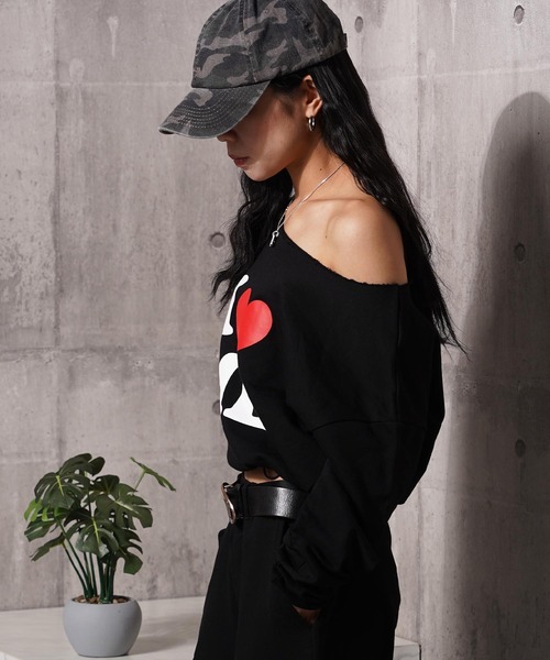#MEMORY（メモリー）の「【MEMORY】［セットアップ対応］I LOVE ME ワンショルダー スウェット / I LOVE ME One-Shoulder Sweatshirt（スウェット・レディース・ブラック/グレー・FREE）」の13枚目の写真