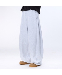 GHOST REPUBLIC（ゴーストリパブリック）の「カーブサイドピンタックバルーンスウェットパンツ GLP-650_裏毛（スウェットパンツ）」