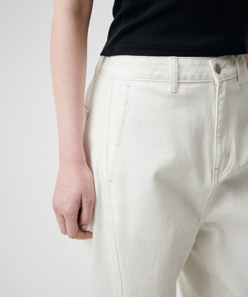 MUSINSA STANDARD WOMAN（ムシンサスタンダードウーマン）の「ウィメンズツイストセミバルーンデニムパンツ[クリーム]（デニムパンツ・レディース・その他・29/30/24/25/26/27/28）」の4枚目の写真