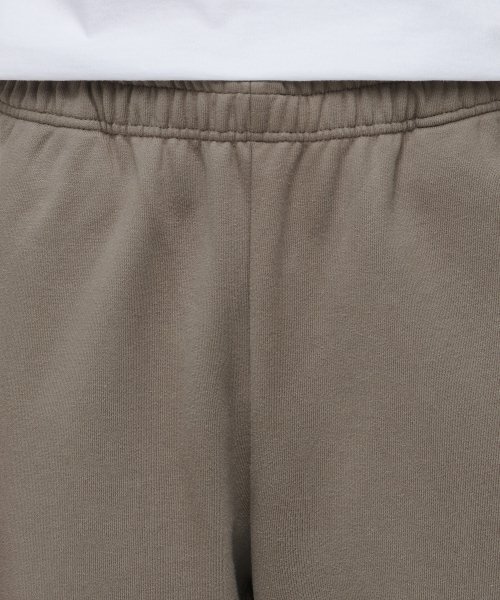 MUSINSA STANDARD(ムシンサスタンダード)の「ヘビーウェイトスウェットパンツ【ダスティベージュ】(スウェットパンツ・メンズ・その他・SMALL/MEDIUM/LARGE/X-LARGE)」の3枚目の写真