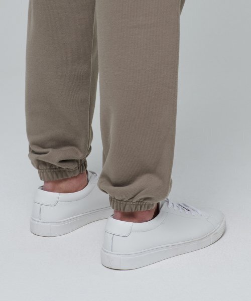 MUSINSA STANDARD(ムシンサスタンダード)の「ヘビーウェイトスウェットパンツ【ダスティベージュ】(スウェットパンツ・メンズ・その他・SMALL/MEDIUM/LARGE/X-LARGE)」の6枚目の写真