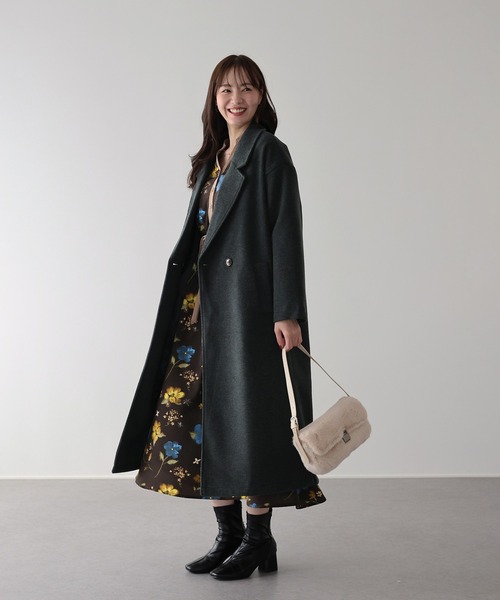 BLUEEAST（ブルーイースト）の「テーラードウールロングコート（チェスターコート・レディース・ベージュ/チャコールグレー・MEDIUM）」の19枚目の写真