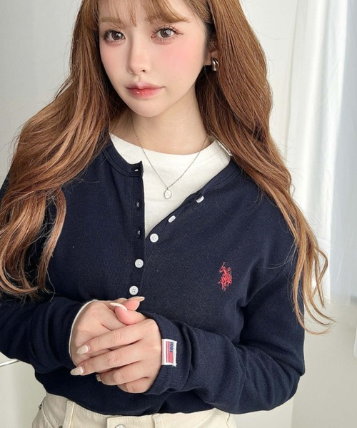 U.S. POLO ASSN.（ユーエスポロアッスン）の「U.S.POLO ASSN.ワンポイント刺繍長袖テレコリブヘンリーネックプルオーバー（Tシャツ/カットソー・レディース・ネイビー/杢グレー/アイボリー/ブラック・L/M）」の4枚目の写真