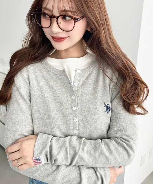 U.S. POLO ASSN.（ユーエスポロアッスン）の「U.S.POLO ASSN.ワンポイント刺繍長袖テレコリブヘンリーネックプルオーバー（Tシャツ/カットソー・レディース・ネイビー/杢グレー/アイボリー/ブラック・L/M）」の14枚目の写真