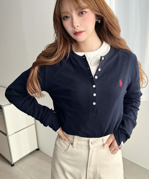 U.S. POLO ASSN.（ユーエスポロアッスン）の「U.S.POLO ASSN.ワンポイント刺繍長袖テレコリブヘンリーネックプルオーバー（Tシャツ/カットソー・レディース・ネイビー/杢グレー/アイボリー/ブラック・L/M）」の11枚目の写真