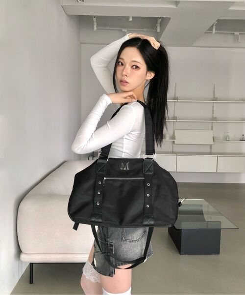 MUCENT(ムセント)の「ドホメタルロゴ4ウェイパンチアイレットトートバッグ 男女共用(トートバッグ・レディース・ブラック・FREE)」の10枚目の写真