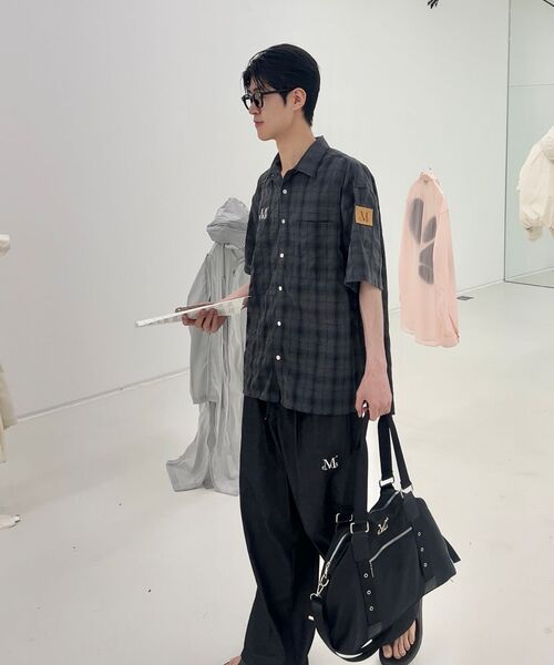 MUCENT(ムセント)の「ドホメタルロゴ4ウェイパンチアイレットトートバッグ 男女共用(トートバッグ・レディース・ブラック・FREE)」の18枚目の写真
