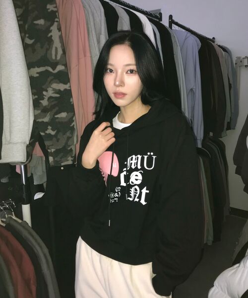 MUCENT(ムセント)の「ジェリーフィッシュ フードパーカー (男女共用)(パーカー・レディース・ブラック・SMALL/LARGE)」の2枚目の写真