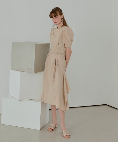 ETMON(エトモン)の「Pintuck String Dress, Beige(ワンピース・レディース・その他・MEDIUM/SMALL)」の2枚目の写真