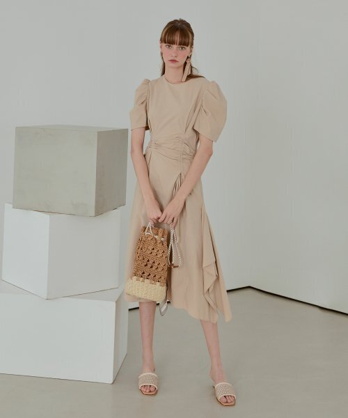 ETMON(エトモン)の「Pintuck String Dress, Beige(ワンピース・レディース・その他・MEDIUM/SMALL)」の3枚目の写真
