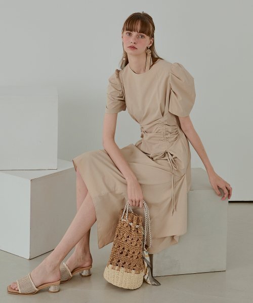 ETMON(エトモン)の「Pintuck String Dress, Beige(ワンピース・レディース・その他・MEDIUM/SMALL)」の5枚目の写真