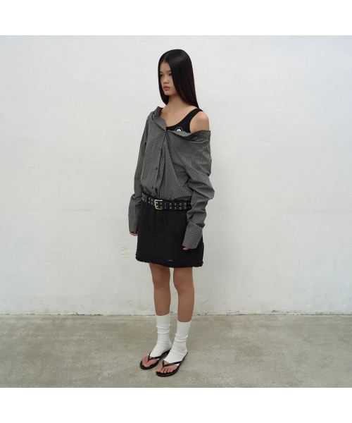LCDC TM(エルシーディーシーティーエム)の「DOUBLE WAISTED DENIM MINI SKIRT (BLACK)(スカート・レディース・ブラック・SMALL/MEDIUM)」の2枚目の写真