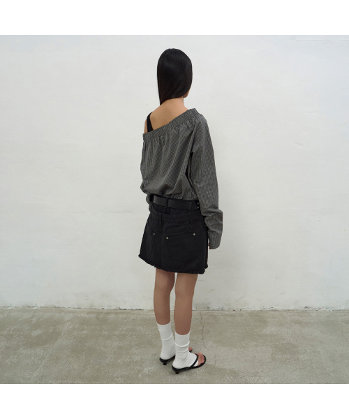 LCDC TM(エルシーディーシーティーエム)の「DOUBLE WAISTED DENIM MINI SKIRT (BLACK)(スカート・レディース・ブラック・SMALL/MEDIUM)」の3枚目の写真