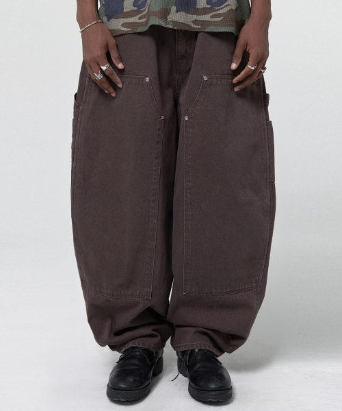 suade（スエード）の「CURVED DOUBLE KNEE PANTS [BROWN]（デニムパンツ・レディース・その他・SMALL/MEDIUM/LARGE）」の2枚目の写真