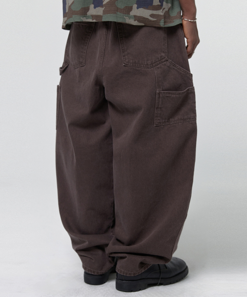suade（スエード）の「CURVED DOUBLE KNEE PANTS [BROWN]（デニムパンツ・レディース・その他・SMALL/MEDIUM/LARGE）」の3枚目の写真