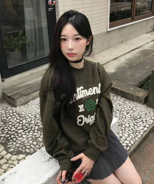 ECORR(エコル)の「クローバー刺繍スウェットシャツ_カーキ(スウェット・レディース・その他・1/2/3/0)」の12枚目の写真