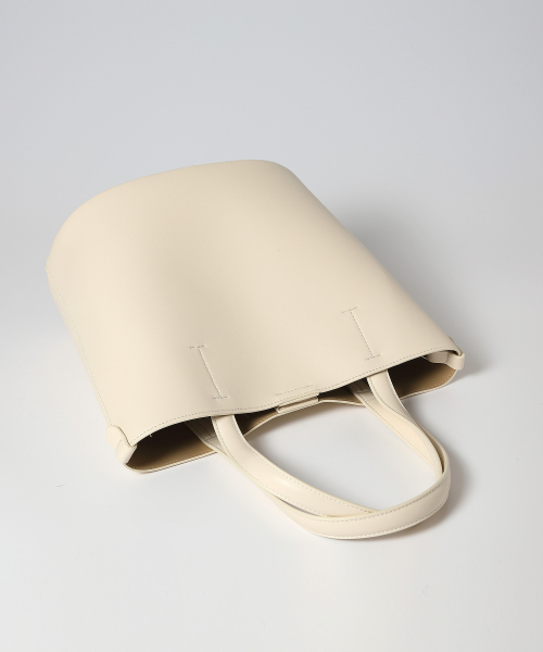 YELLOWSTONE(イエローストーン)の「Vegan leather Handle Bucket bag - Ivory(トートバッグ・レディース・その他・FREE)」の5枚目の写真