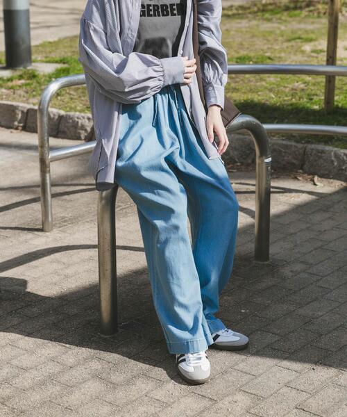 ITEMS URBANRESEARCH（アイテムズ アーバンリサーチ）の「デニムイージーパンツ（その他パンツ・レディース・ブルー/ワンウォッシュ・FREE）」の14枚目の写真