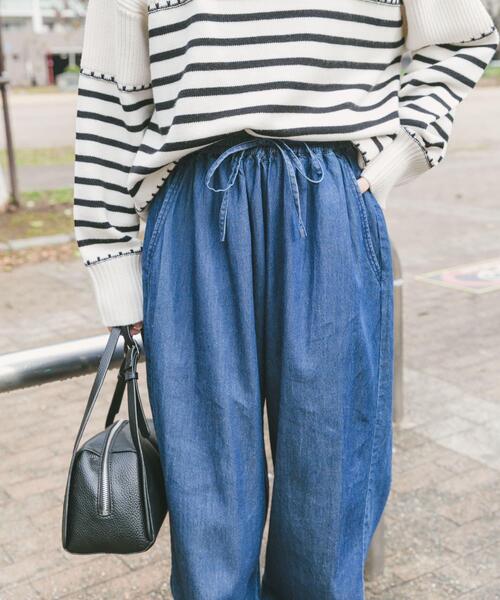 ITEMS URBANRESEARCH（アイテムズ アーバンリサーチ）の「デニムイージーパンツ（その他パンツ・レディース・ブルー/ワンウォッシュ・FREE）」の21枚目の写真