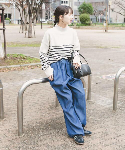 ITEMS URBANRESEARCH（アイテムズ アーバンリサーチ）の「デニムイージーパンツ（その他パンツ・レディース・ブルー/ワンウォッシュ・FREE）」の5枚目の写真