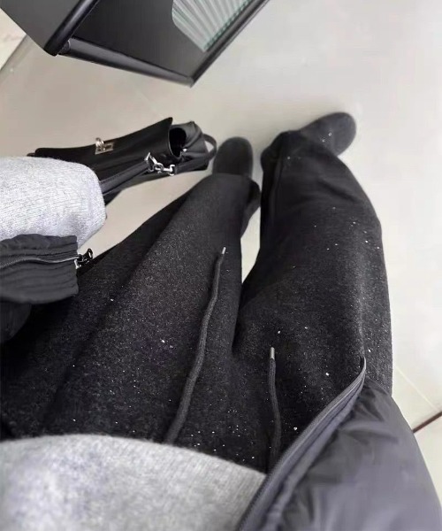 WEGO（ウィゴー）の「WEGO/ラメ入りゆったりワイドシルエットスウェットパンツ（その他パンツ・レディース・グレー/ブラック・LARGE/MEDIUM）」の12枚目の写真