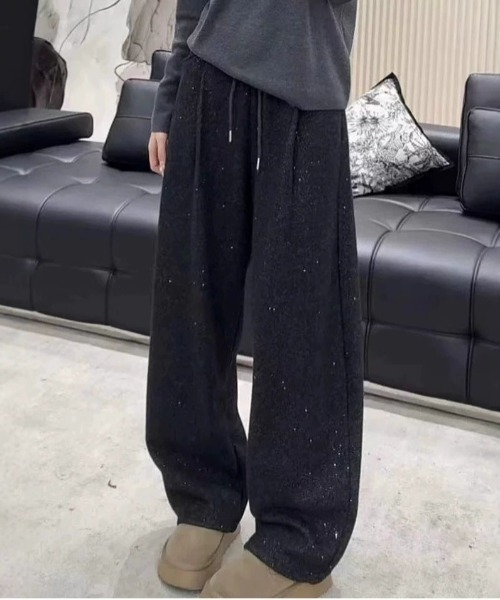 WEGO（ウィゴー）の「WEGO/ラメ入りゆったりワイドシルエットスウェットパンツ（その他パンツ・レディース・グレー/ブラック・LARGE/MEDIUM）」の9枚目の写真