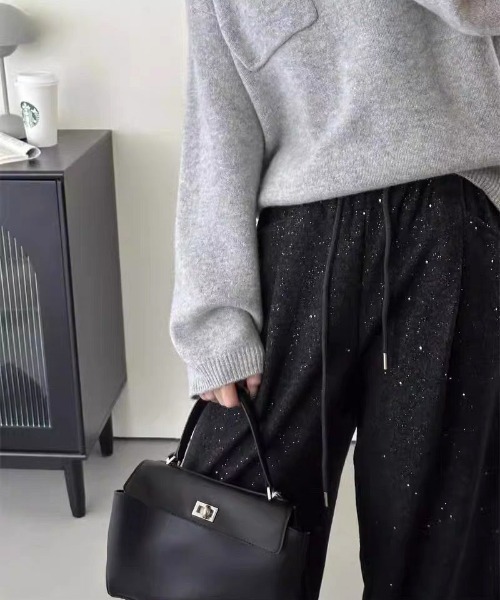 WEGO（ウィゴー）の「WEGO/ラメ入りゆったりワイドシルエットスウェットパンツ（その他パンツ・レディース・グレー/ブラック・LARGE/MEDIUM）」の4枚目の写真