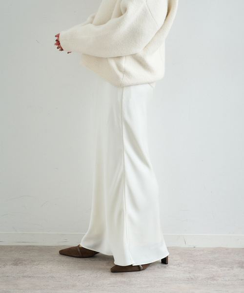 U by SPICK&SPAN（ユーバイスピックアンドスパン）の「サテンロングスカート（スカート・レディース・チャコールグレー/White・FREE）」の18枚目の写真