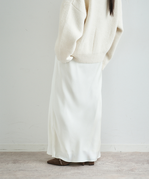 U by SPICK&SPAN（ユーバイスピックアンドスパン）の「サテンロングスカート（スカート・レディース・チャコールグレー/White・FREE）」の19枚目の写真