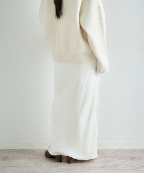 U by SPICK&SPAN（ユーバイスピックアンドスパン）の「サテンロングスカート（スカート・レディース・チャコールグレー/White・FREE）」の20枚目の写真