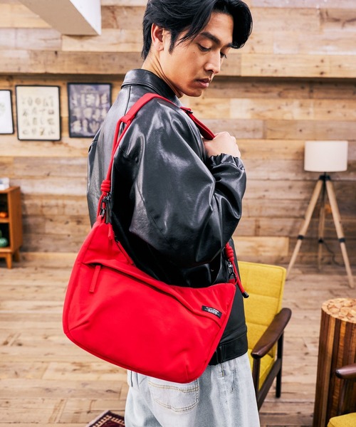 BAYFLOW(ベイフロー)の「ロープキリカエムーンショルダーバッグ(ショルダーバッグ・メンズ・レッド/ブラック/オフホワイト・FREE)」の1枚目の写真