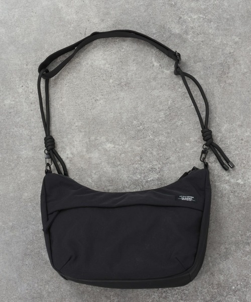 BAYFLOW(ベイフロー)の「ロープキリカエムーンショルダーバッグ(ショルダーバッグ・メンズ・レッド/ブラック/オフホワイト・FREE)」の7枚目の写真