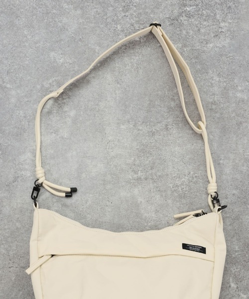 BAYFLOW(ベイフロー)の「ロープキリカエムーンショルダーバッグ(ショルダーバッグ・メンズ・レッド/ブラック/オフホワイト・FREE)」の10枚目の写真