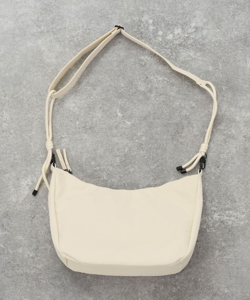 BAYFLOW(ベイフロー)の「ロープキリカエムーンショルダーバッグ(ショルダーバッグ・メンズ・レッド/ブラック/オフホワイト・FREE)」の11枚目の写真