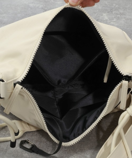 BAYFLOW(ベイフロー)の「ロープキリカエムーンショルダーバッグ(ショルダーバッグ・メンズ・レッド/ブラック/オフホワイト・FREE)」の16枚目の写真