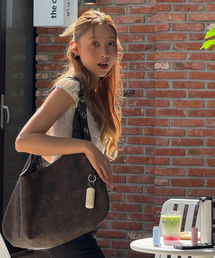 LETERIE（レテリー）の「BUCKLE REVERSIBLE SHOULDER BAG_BROWN（メッセンジャーバッグ）」