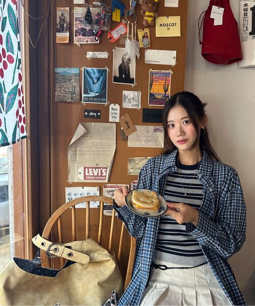 LETERIE（レテリー）の「BUCKLE REVERSIBLE SHOULDER BAG_BROWN（メッセンジャーバッグ・レディース・ブラウン・FREE）」の19枚目の写真
