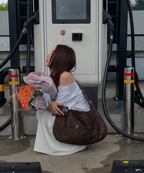 LETERIE（レテリー）の「BUCKLE REVERSIBLE SHOULDER BAG_BROWN（メッセンジャーバッグ・レディース・ブラウン・FREE）」の2枚目の写真