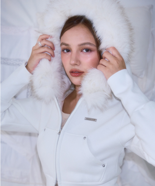 René アイボリー フード付きパーカー 36 セール】Fur Slim Rivet Hood Zip-up [Ivory]（パーカー）｜ROSEFRANTZ