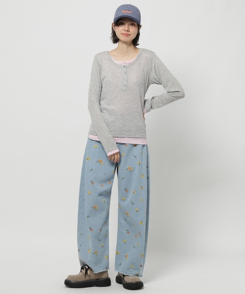 niko and...(ニコアンド)の「セルフカットカーブパンツ デニムパンツ(デニムパンツ・レディース・ライトブルー/インディゴブルー/ブラック/ホワイト/ピンク/クリアブルー/ライトブラウン・MEDIUM/LARGE)」の17枚目の写真